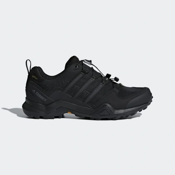 Adidas TERREX Swift R2 GTX: Avventura senza limiti, comfort assicurato. Scarpe da trekking leggere e pronte all'azione!